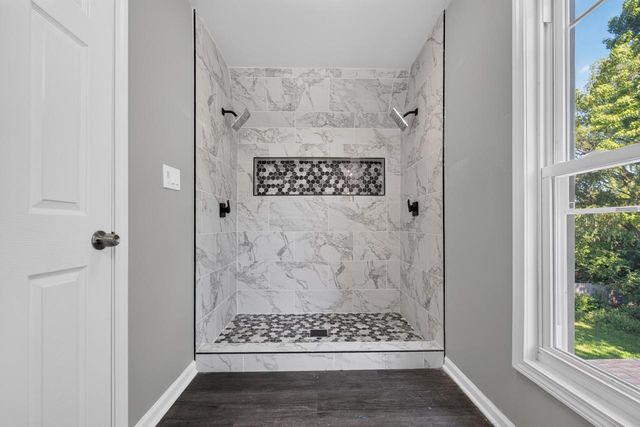 1836 W Mequon ROAD, Mequon, WI 53092