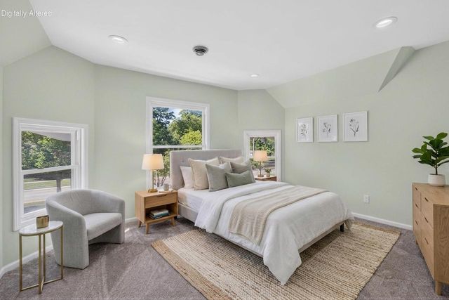 1836 W Mequon ROAD, Mequon, WI 53092