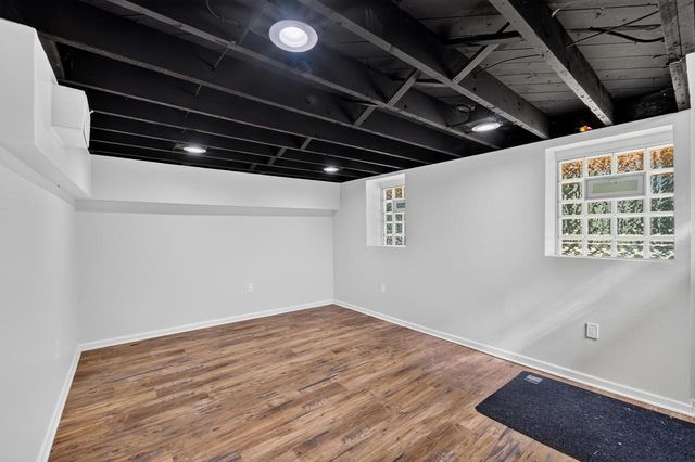 1836 W Mequon ROAD, Mequon, WI 53092