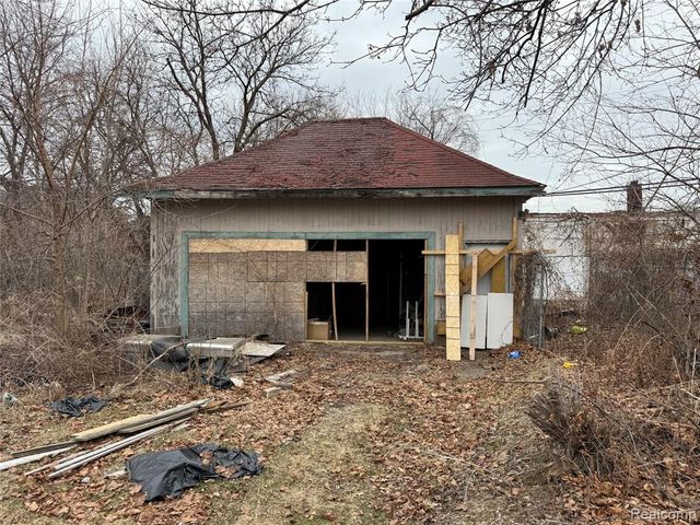 649 E Boston Boulevard, Detroit, MI 48202