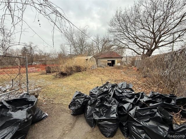 649 E Boston Boulevard, Detroit, MI 48202