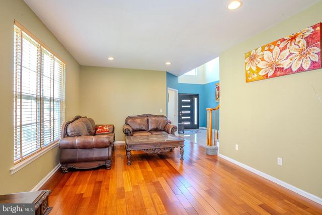 8 JUMPING BROOK COURT, Monroe Township, NJ 08831