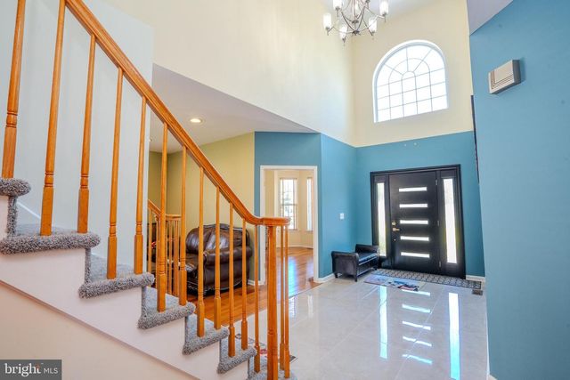 8 JUMPING BROOK COURT, Monroe Township, NJ 08831