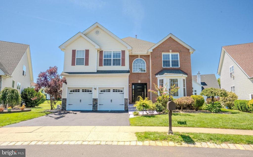 8 JUMPING BROOK COURT, Monroe Township, NJ 08831