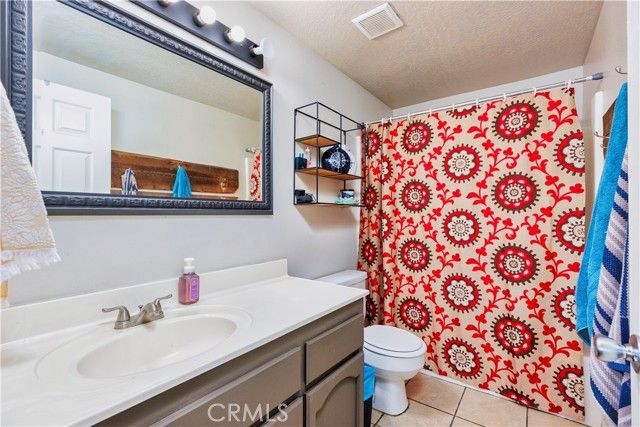 16336 Adelia, Hesperia, CA 92345