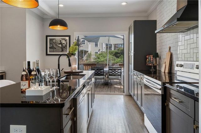 704 Rochelle Drive SW, Atlanta, GA 30310