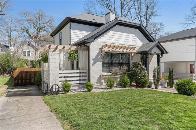 704 Rochelle Drive SW, Atlanta, GA 30310