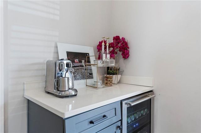 704 Rochelle Drive SW, Atlanta, GA 30310