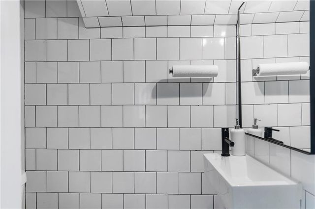 704 Rochelle Drive SW, Atlanta, GA 30310