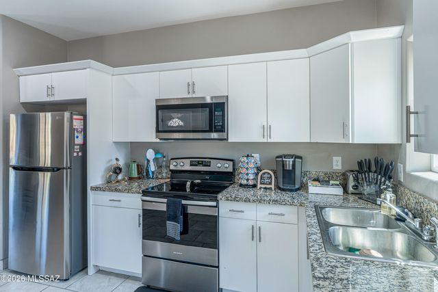 2141 S Flying Heart Lane, Tucson, AZ 85713