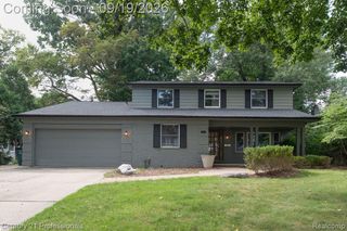 912 S Glenhurst Drive, Birmingham, MI 48009
