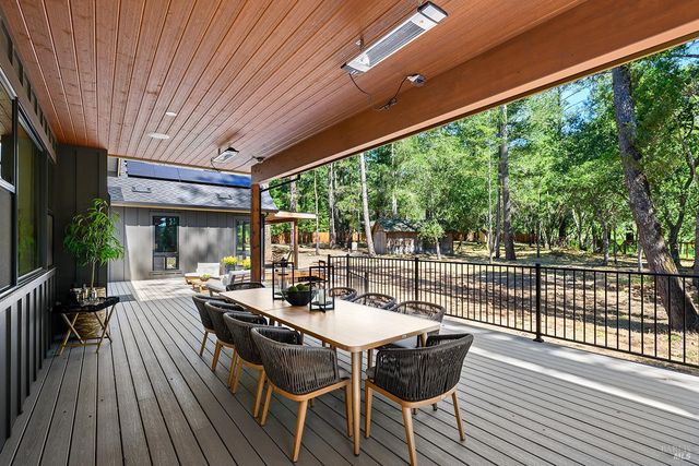 554 Shady Acres Ln, Santa Rosa, CA 95409