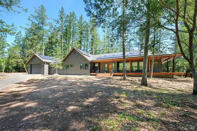 554 Shady Acres Ln, Santa Rosa, CA 95409