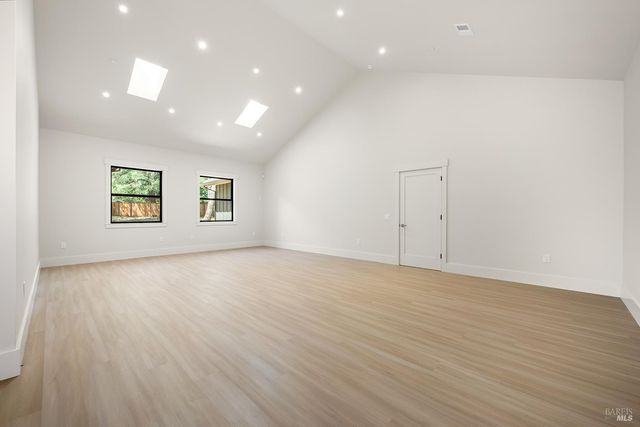 554 Shady Acres Ln, Santa Rosa, CA 95409