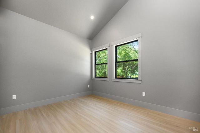 554 Shady Acres Ln, Santa Rosa, CA 95409