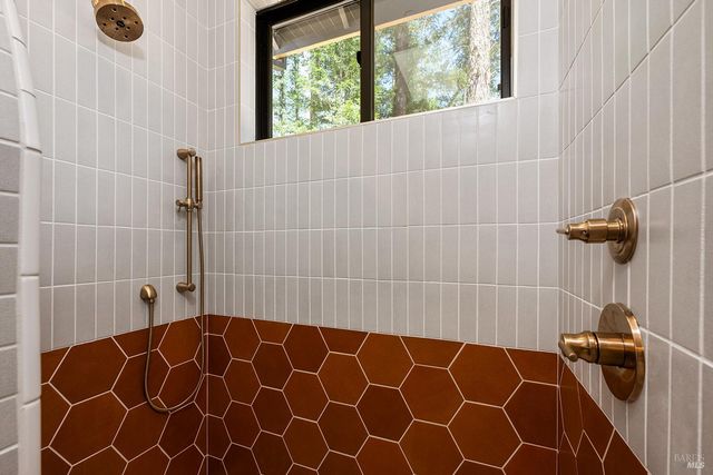 554 Shady Acres Ln, Santa Rosa, CA 95409