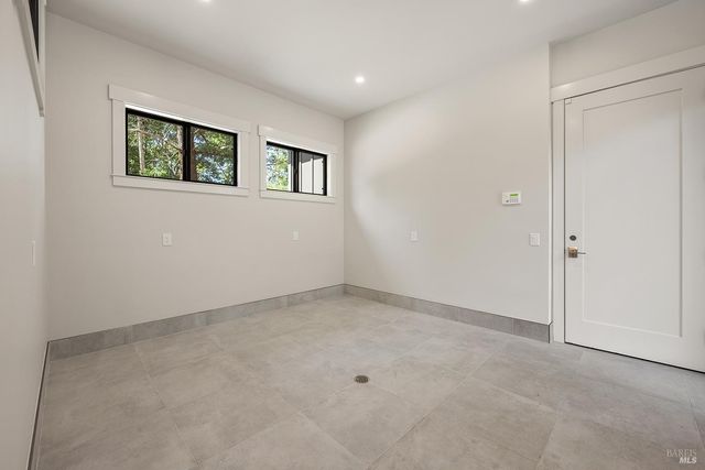 554 Shady Acres Ln, Santa Rosa, CA 95409