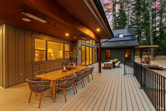 554 Shady Acres Ln, Santa Rosa, CA 95409