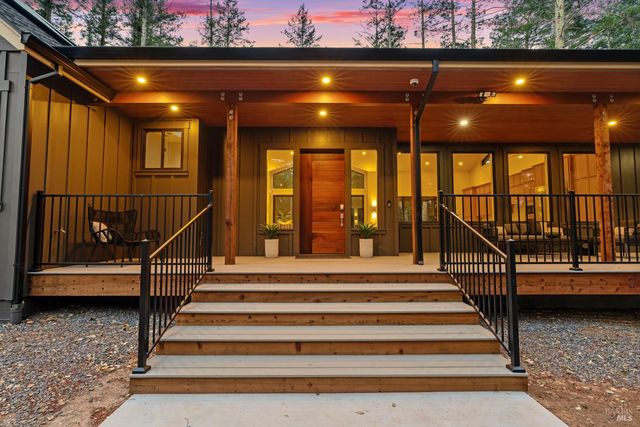 554 Shady Acres Ln, Santa Rosa, CA 95409