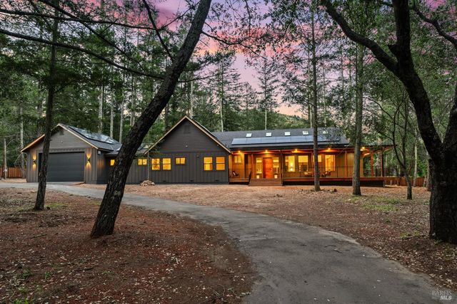 554 Shady Acres Ln, Santa Rosa, CA 95409