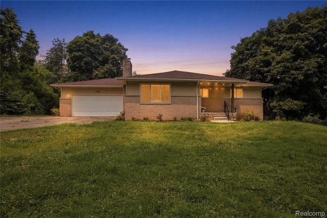 4700 Indianwood Court, Independence Charter Township, MI 48348