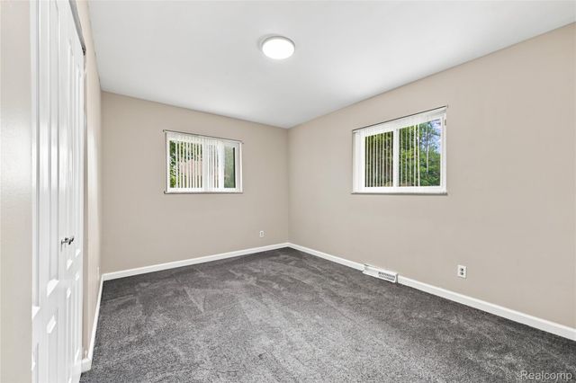 4700 Indianwood Court, Independence Charter Township, MI 48348