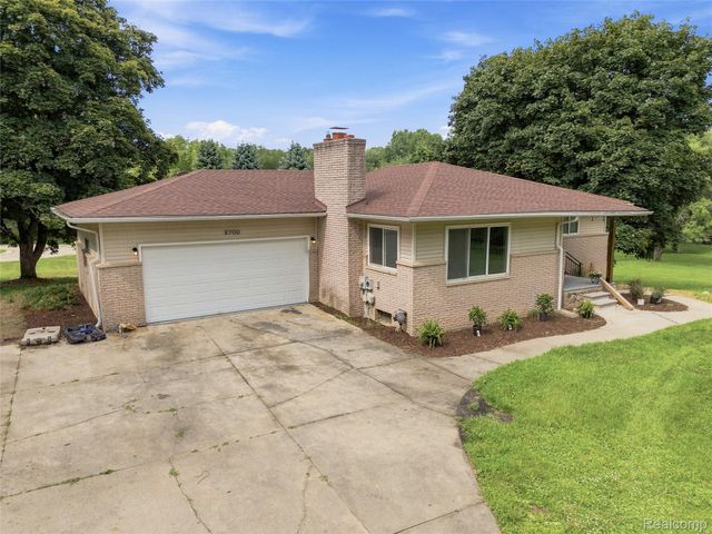 4700 Indianwood Court, Independence Charter Township, MI 48348