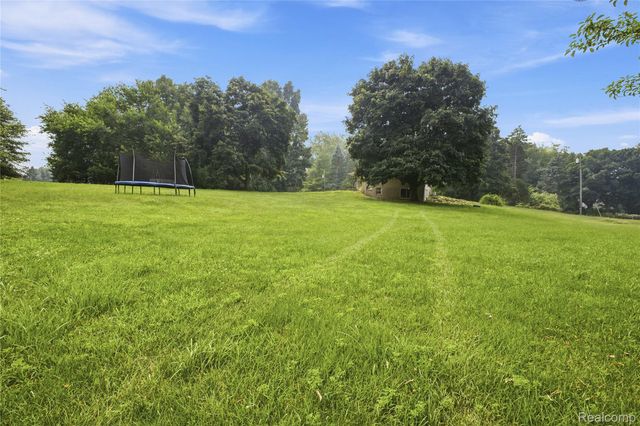 4700 Indianwood Court, Independence Charter Township, MI 48348