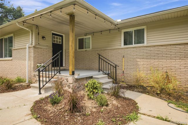 4700 Indianwood Court, Independence Charter Township, MI 48348