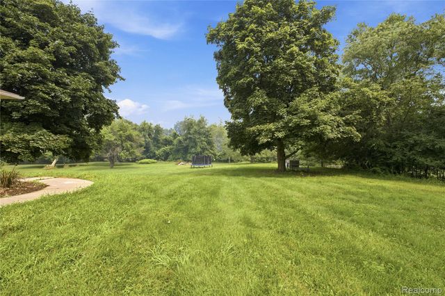 4700 Indianwood Court, Independence Charter Township, MI 48348