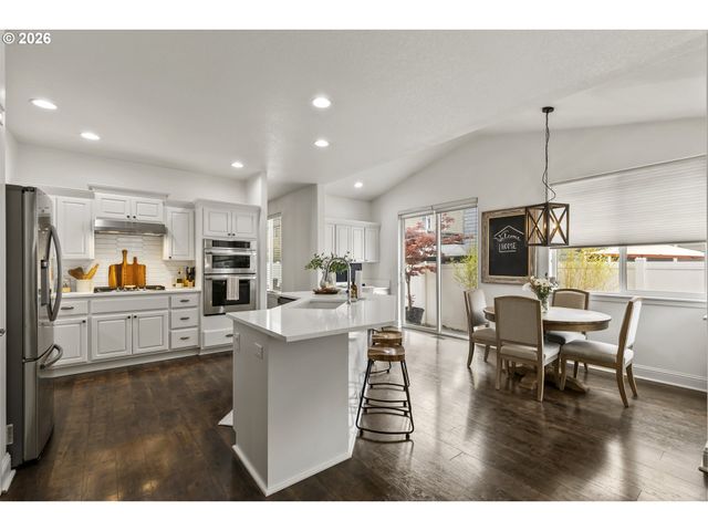 2612 N JOSEPH St, Cornelius, OR 97113