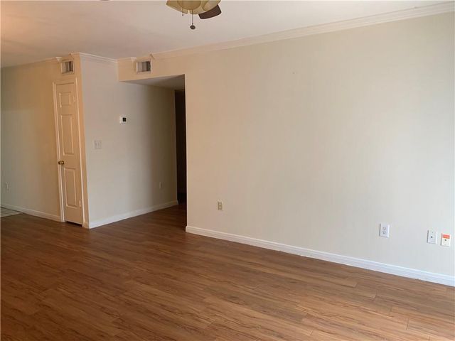 501 W 26th ST 122, Austin, TX 78705