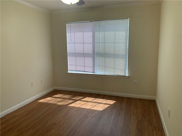 501 W 26th ST 122, Austin, TX 78705