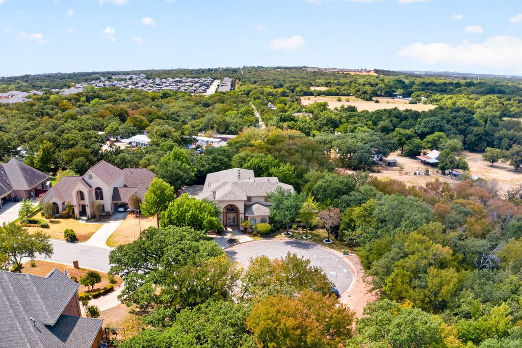 544 Waterchase Drive, Fort Worth, TX 76120 — photo 2
