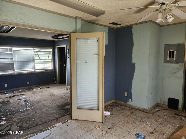 211 W 15th Street, Panama City, FL 32401