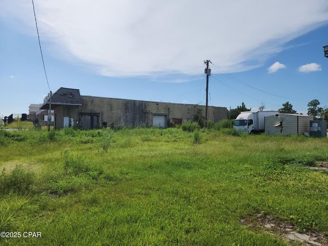 211 W 15th Street, Panama City, FL 32401