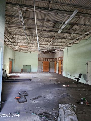 211 W 15th Street, Panama City, FL 32401