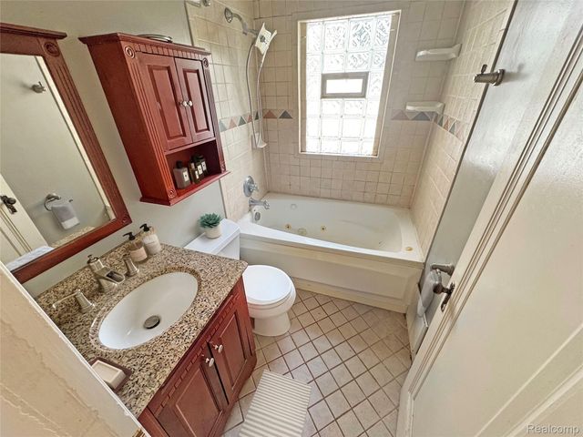 627 Wesbrook Street, Pontiac, MI 48340