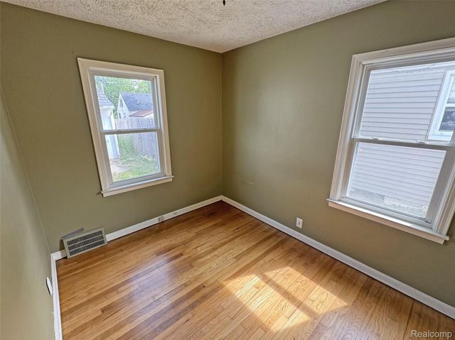 627 Wesbrook Street, Pontiac, MI 48340