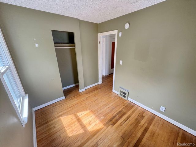 627 Wesbrook Street, Pontiac, MI 48340