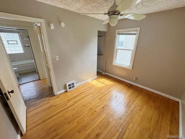 627 Wesbrook Street, Pontiac, MI 48340
