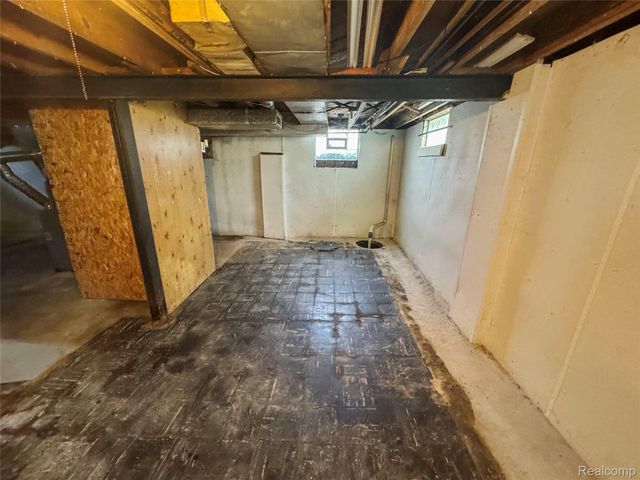 627 Wesbrook Street, Pontiac, MI 48340