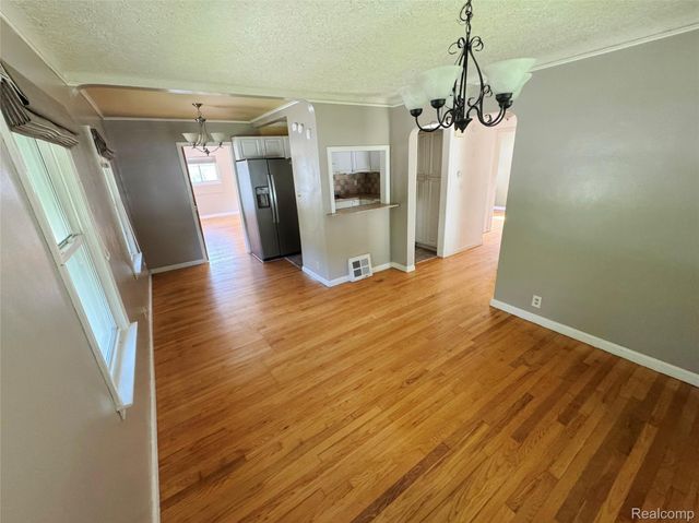 627 Wesbrook Street, Pontiac, MI 48340