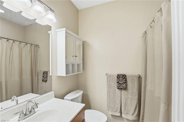 531 Shoreline RD, Carrollton, VA 23314