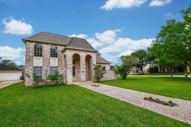 206 E Sutton Square, Stafford, TX 77477