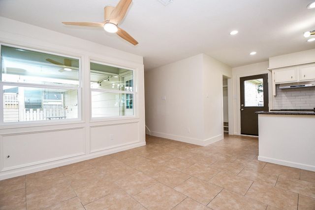 206 E Sutton Square, Stafford, TX 77477