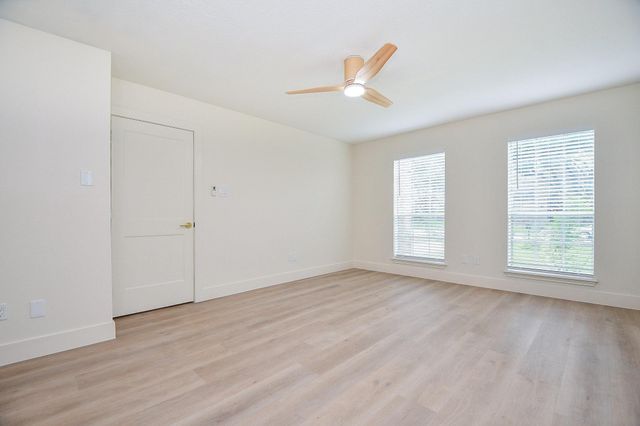 206 E Sutton Square, Stafford, TX 77477