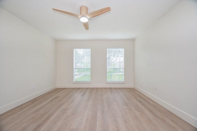 206 E Sutton Square, Stafford, TX 77477