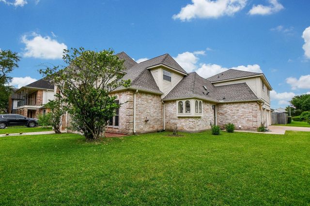 206 E Sutton Square, Stafford, TX 77477