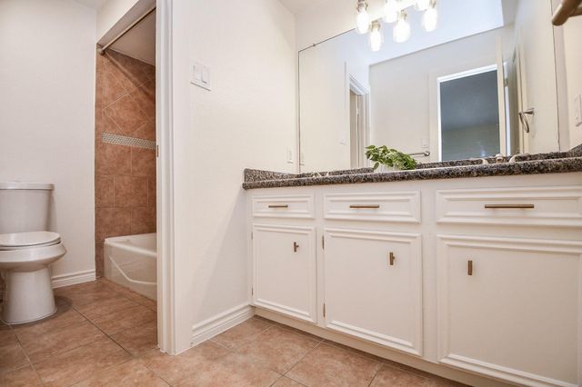 206 E Sutton Square, Stafford, TX 77477